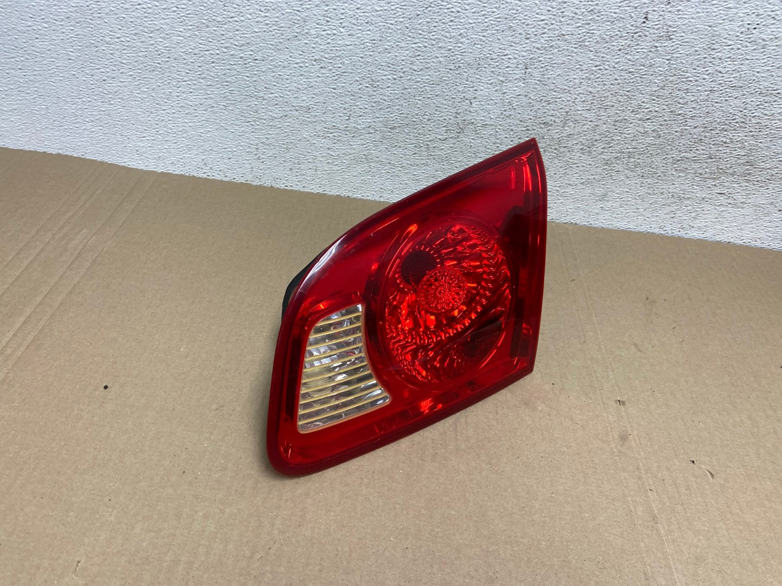 2007 2008 2009 Hyundai Santa Fe Right Passenger Tail Light Inner AE9407 LK2