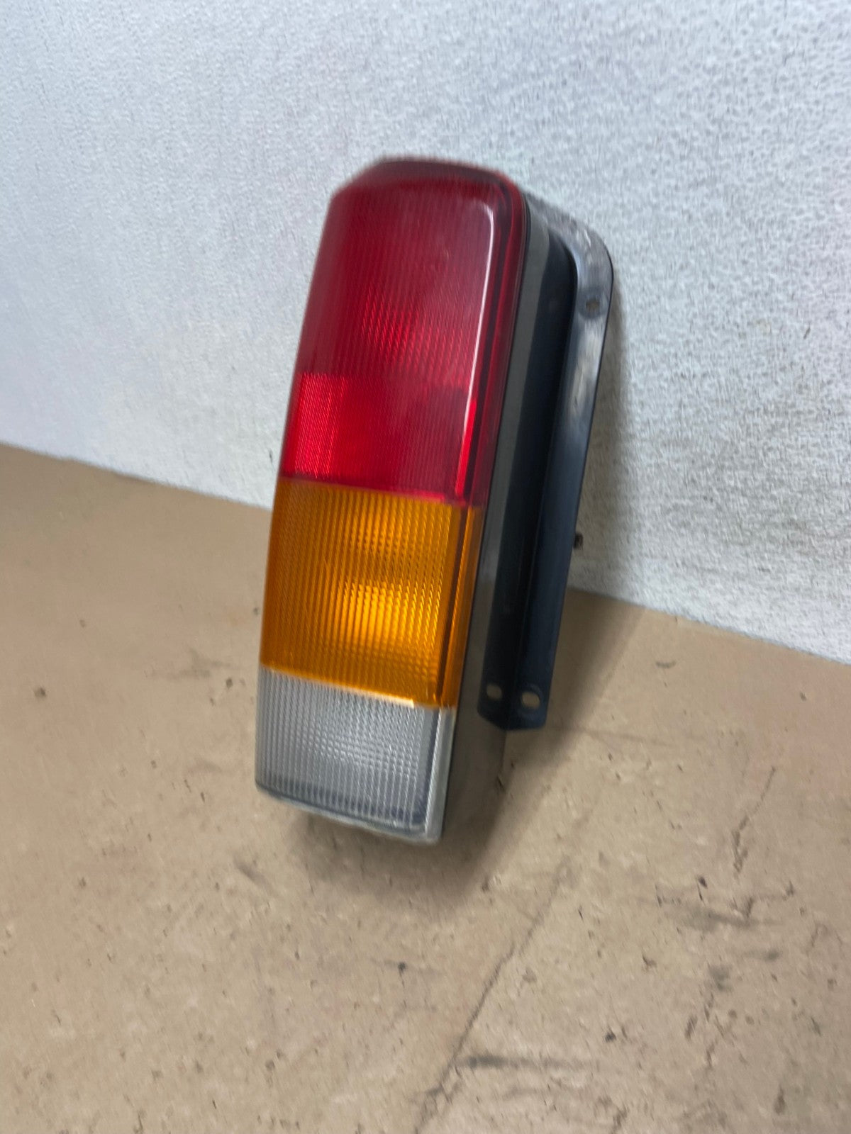 1997 to 2001 Jeep Cherokee Left Driver Side Tail Light AG5508 LK1
