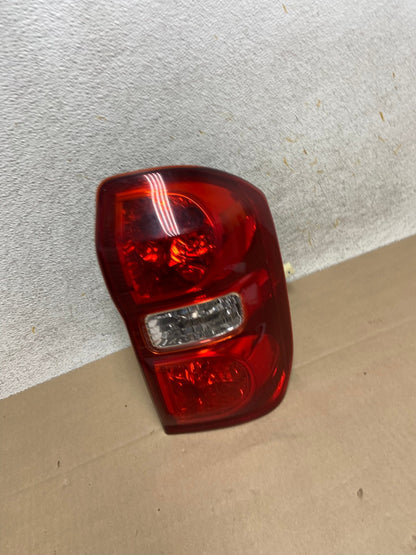 2004 2005 Toyota RAV4 Right RH Passenger Side Tail Light AI1382 LK2
