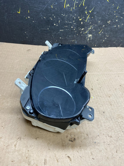 2006  Toyota Sienna Speedometer Cluster Gauge Z0270 DG1