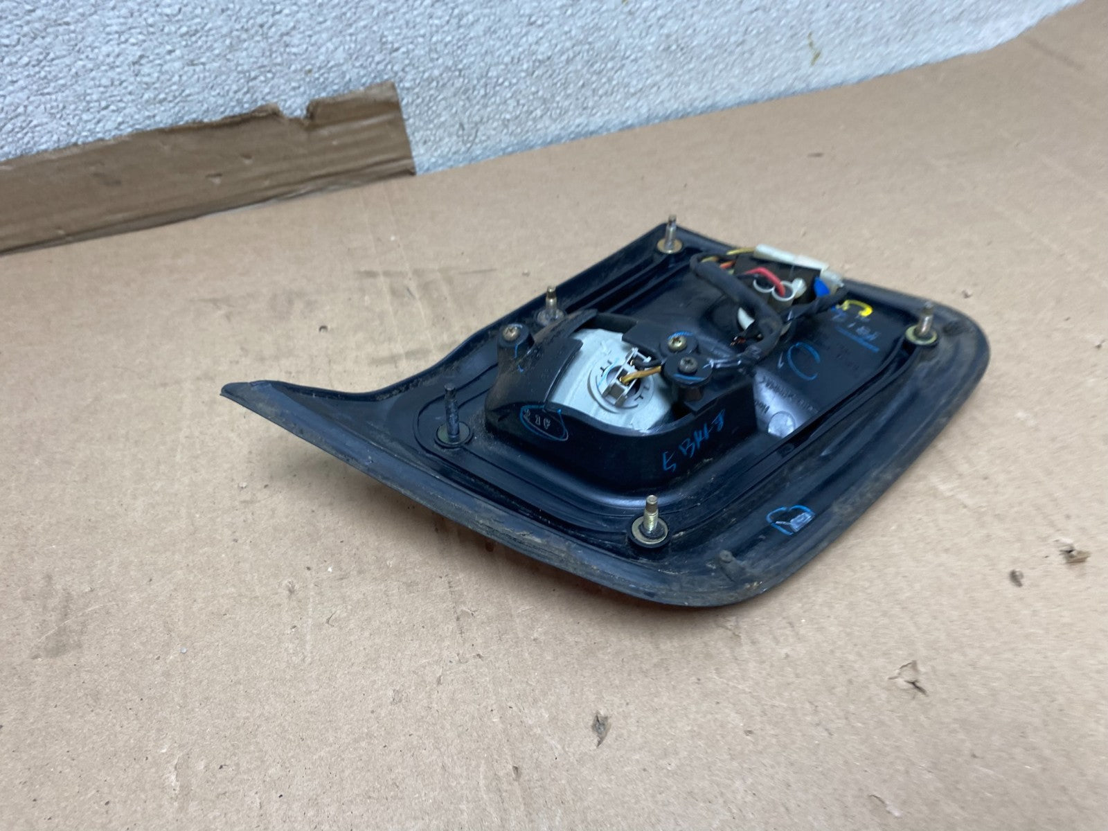 2001 2002 Subaru Forester Left Driver Inner Lid Mounted Tail Light Oem U7054 DW5