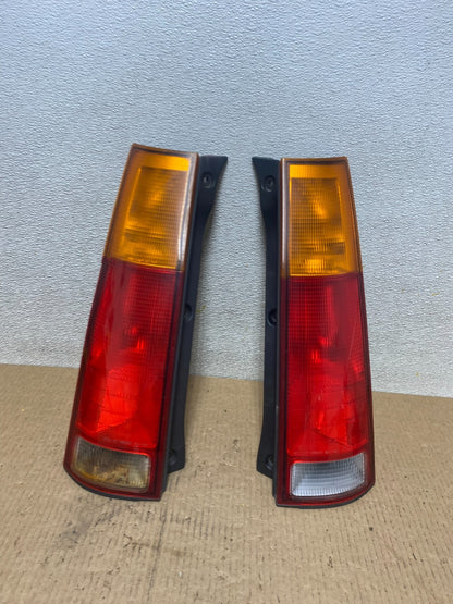 1997 to 2001 Honda Crv Cr-v Left+Right Set Tail Lights W5139 DW0