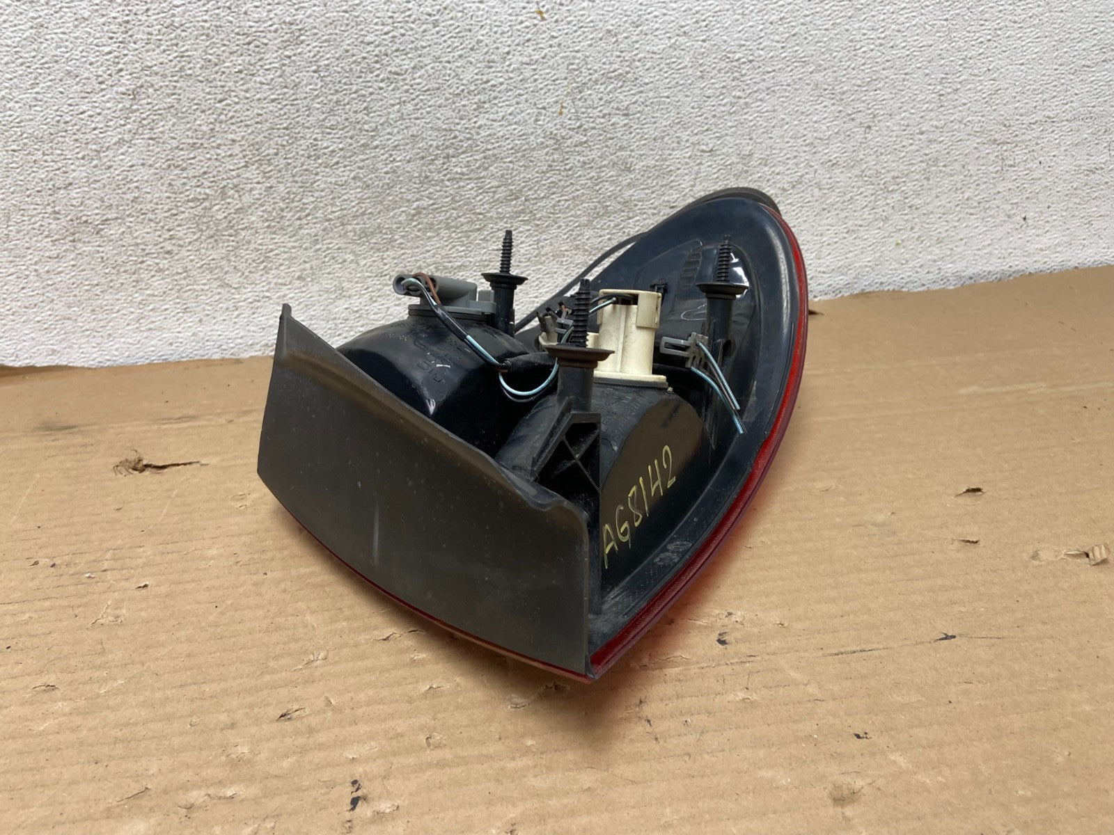1999 to 2004 Oldsmobile Alero Left Driver LH Side Tail Light AG8142 DW4