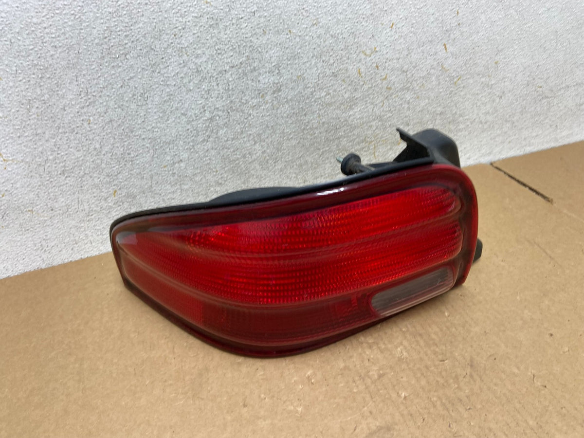 1995 to 2000 Dodge Stratus Left Driver LH Side Tail Light AI3281 LK0