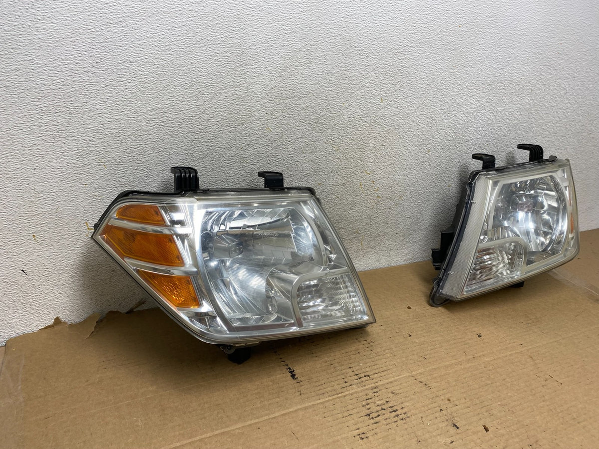 2008 to 2012 Nissan Pathfinder Halogen Headlights Left+Right AH4045 DW2