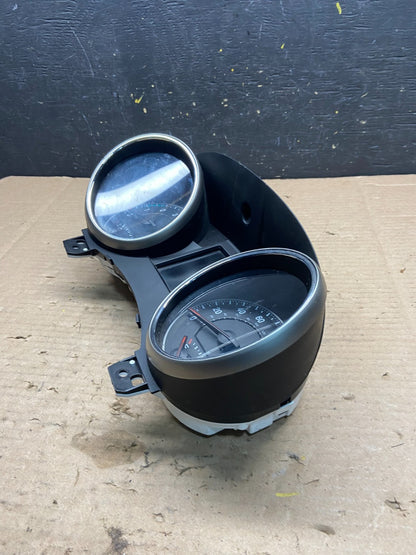 2011 Jeep Grand Cherokee 3.6L Speedometer Gauge Cluster OEM Q2672 DG2
