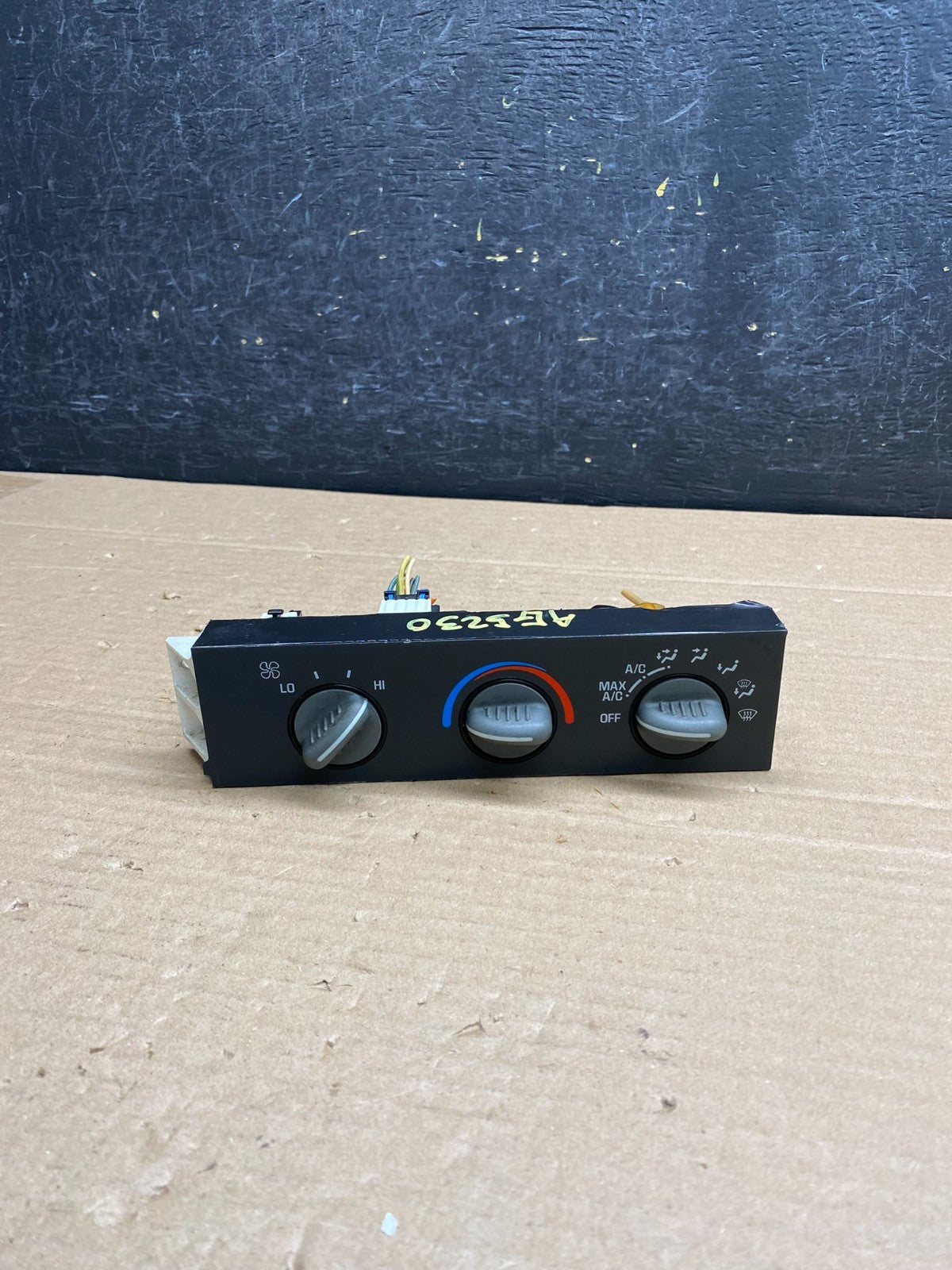 2001 - 2007 GMC Chevrolet Express 1500 Climate Control A/C AG5230 DG0