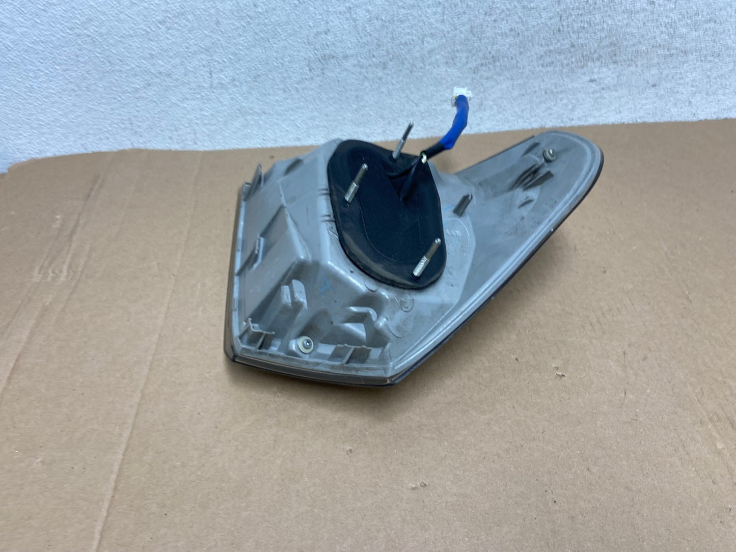 2006 to 2007 Lexus RX400H Right Passenger RH Side Tail Light AD6410 LK5