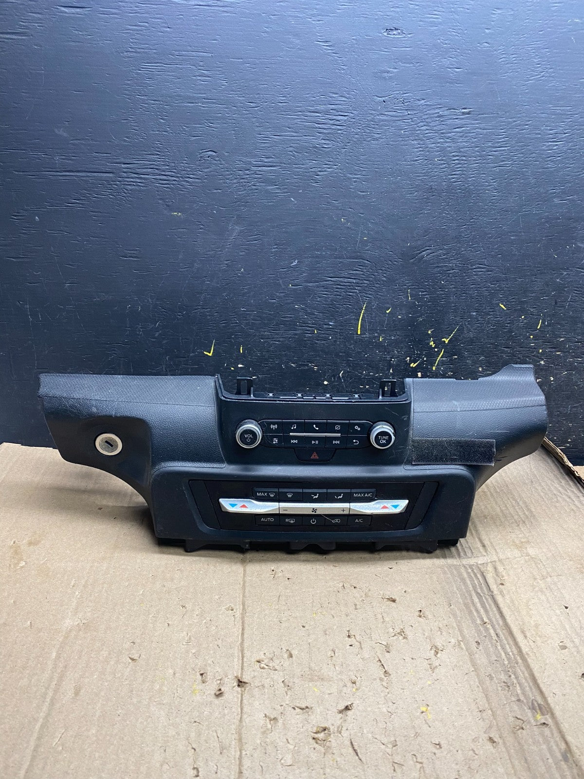 2020 to 2023 Ford  Explorer A/C Heater Climate Control Panel x1943 DG0