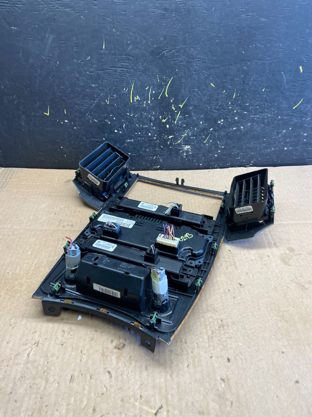 2008 to 2010 Jeep Grand Cherokee Center Navi Radio Bezel OEM z0293 DG3
