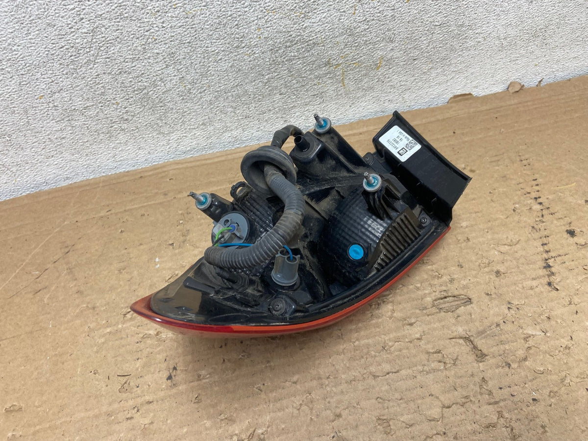 2016 - 2020 Chevrolet Malibu Left Driver LH Side Tail Light AH9247 LK3