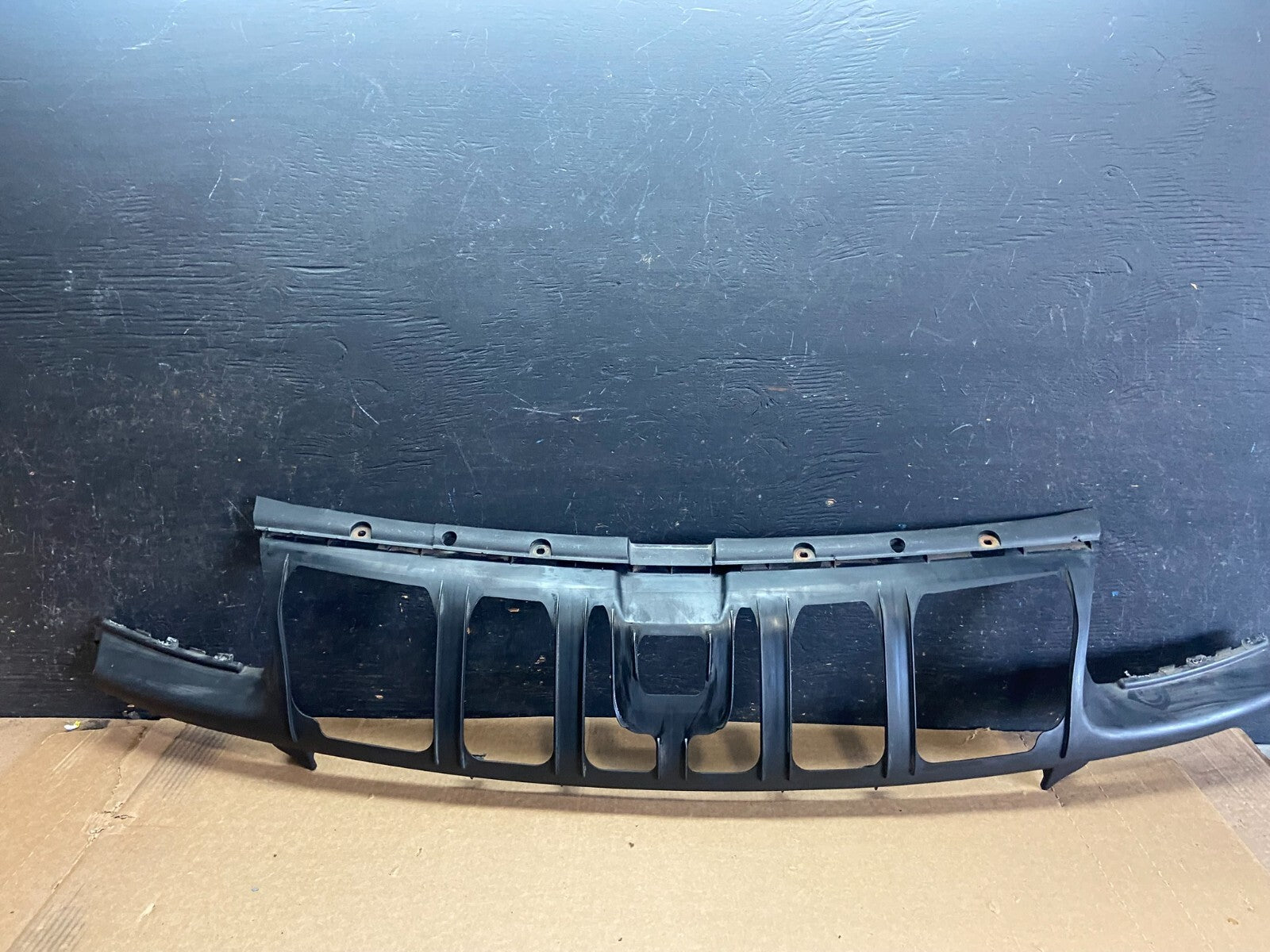 2008 to 2010 Porsche Cayenne Front Under Bumper Garnish 7L5853915 N8958 DG0