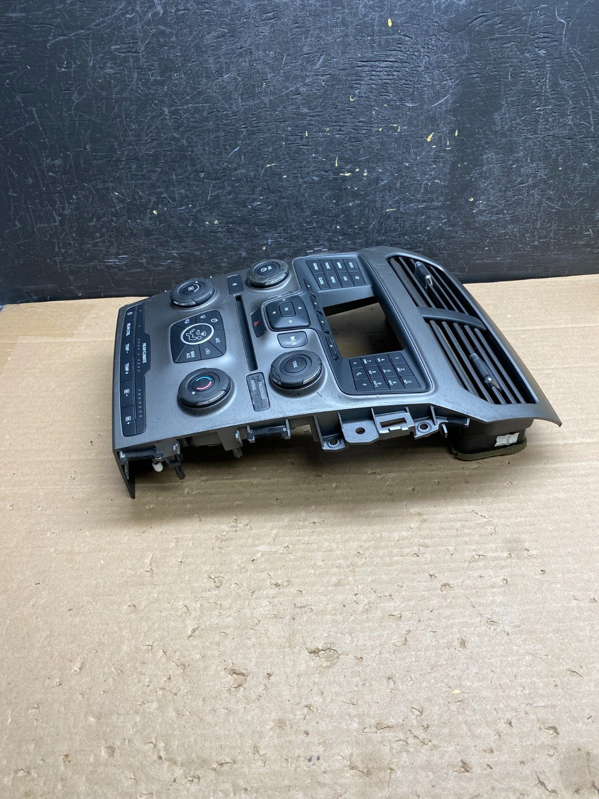 2014 2015 Ford Explorer Radio Climate Control Trim Bezel Panel AG6396 DG3