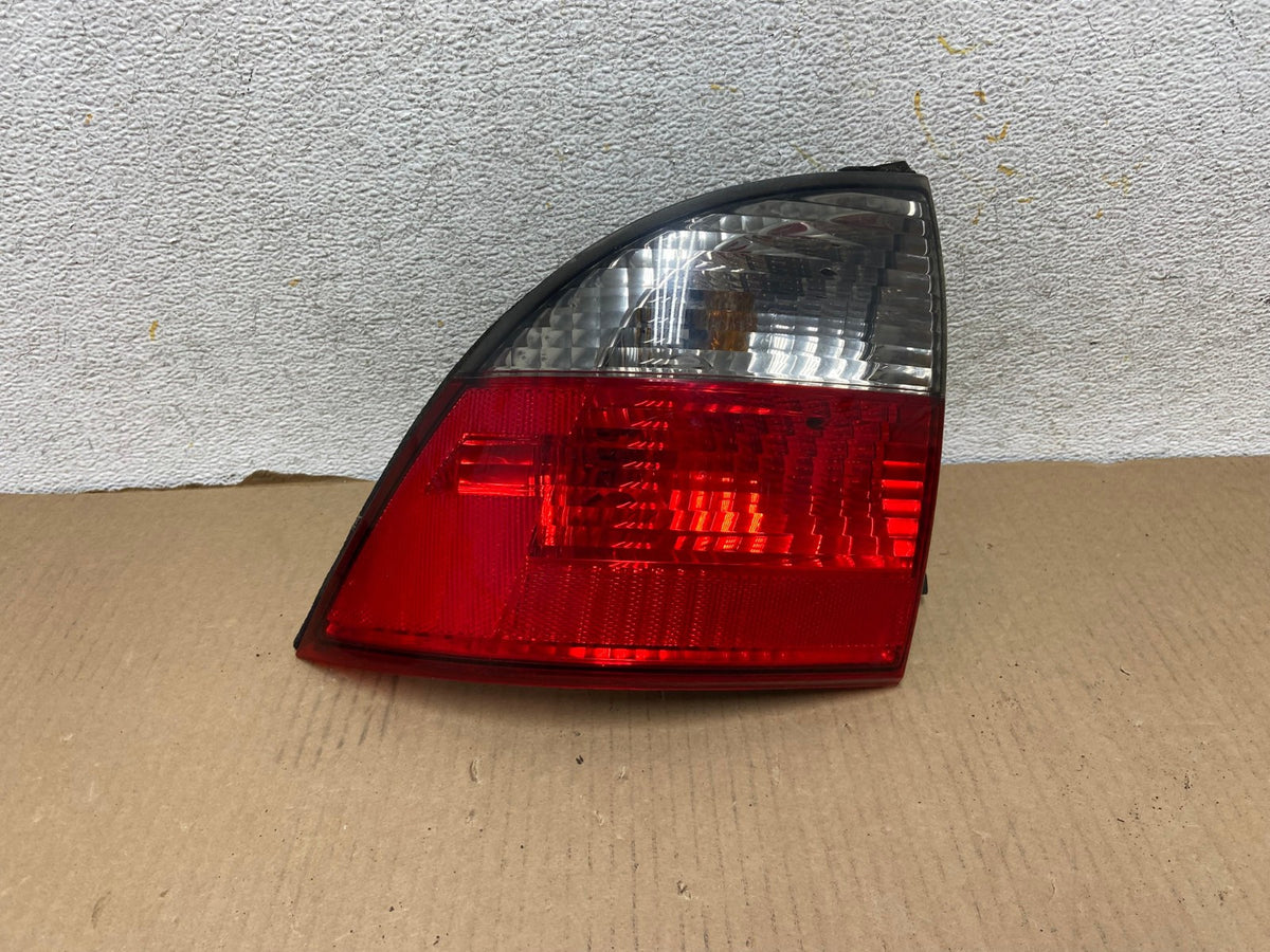 2003 2004 2005 2006 Lincoln Ls Left Driver LH Tail Light AH3023 LK0