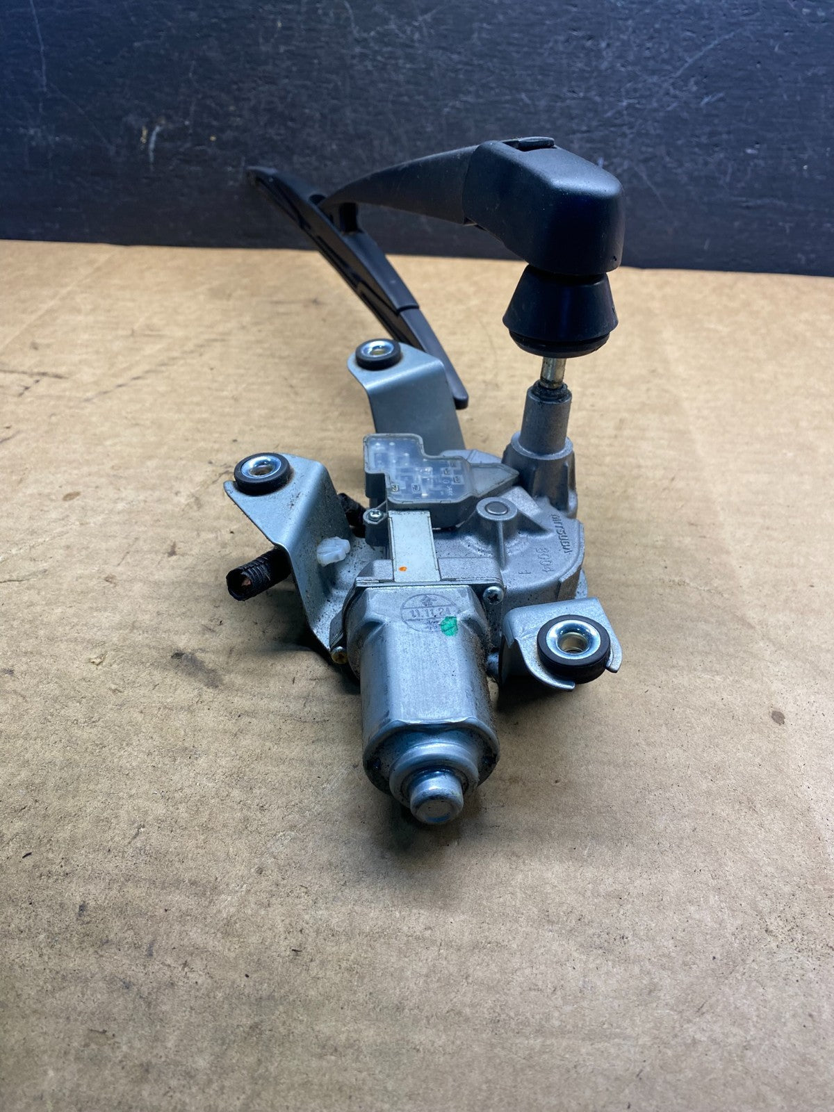 2009 to 2014 Nissan Cube Rear Wiper Motor AD75564