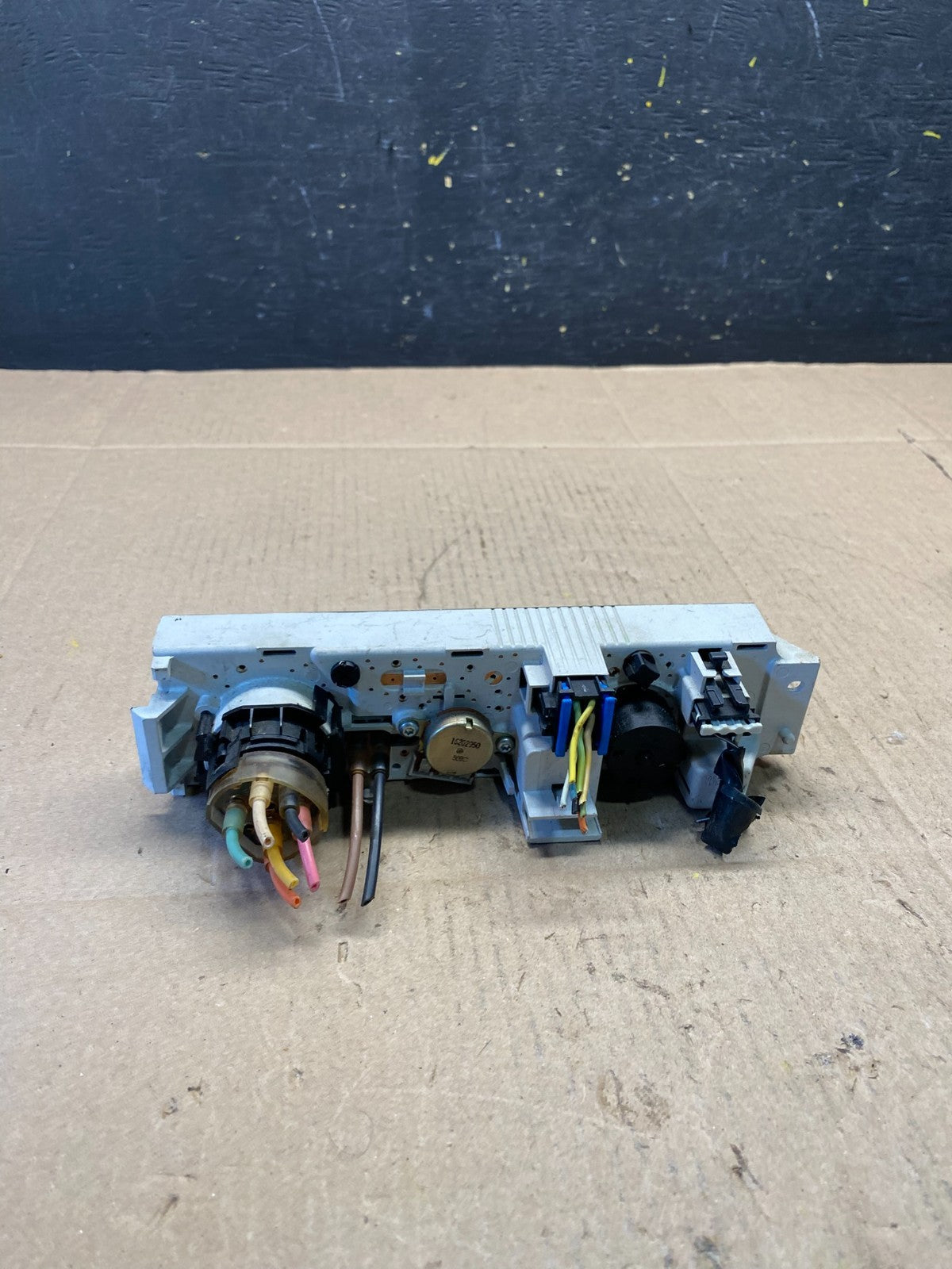 2001 - 2007 GMC Chevrolet Express 1500 Climate Control A/C R5954 DG4