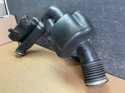 2011 - 2013 Dodge Durango 3.6L Resonator Air Intake Tube Z8223 DG6