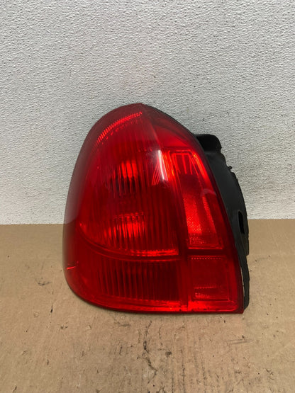 2003 to 2011 Lincoln Town Car Left Driver Lh Side Tail Light AE6533 LK0