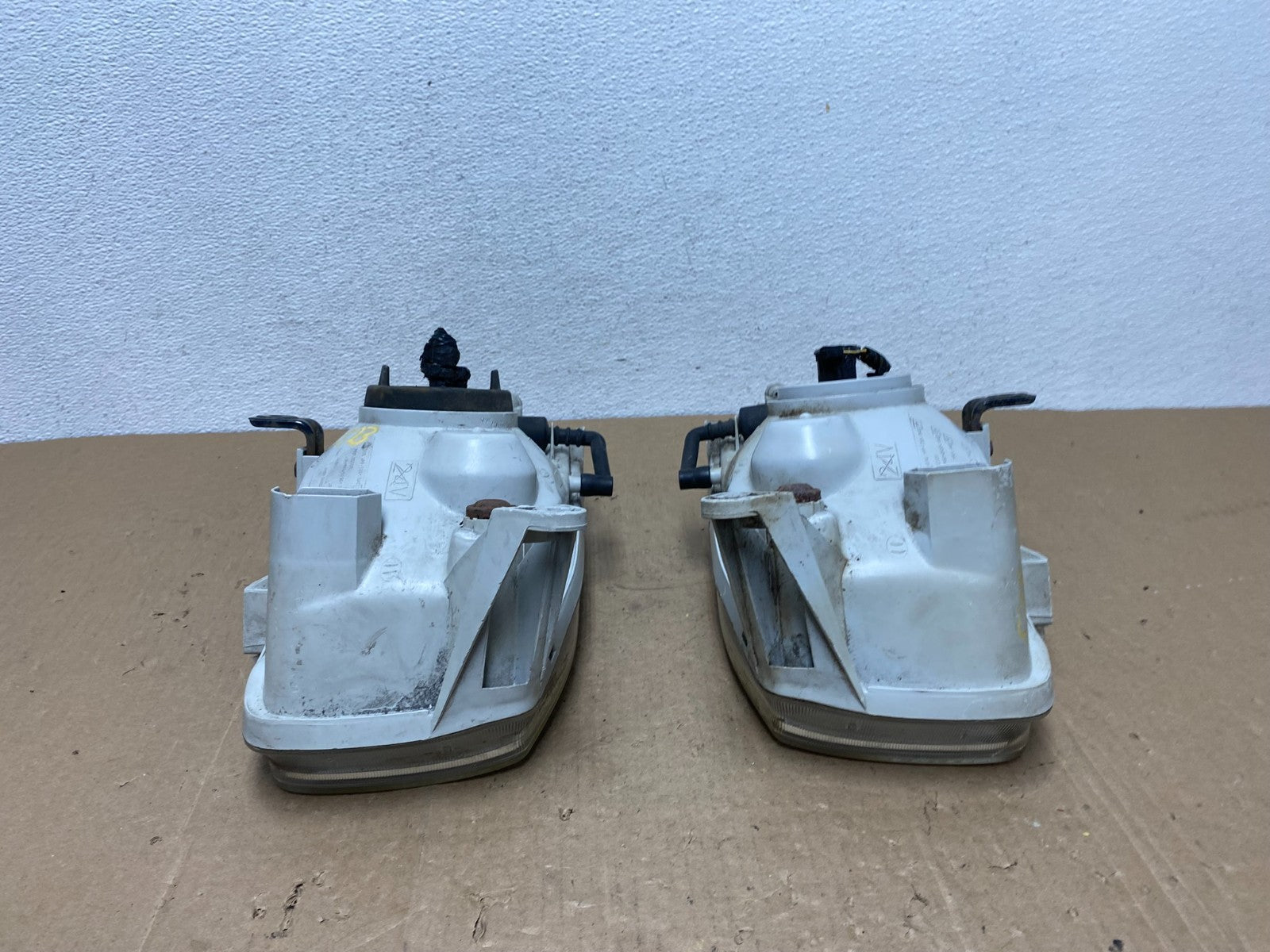 1999-2004 Nissan Pathfinder Left+Right Side Set Halogen Headlights AC5823 DW8