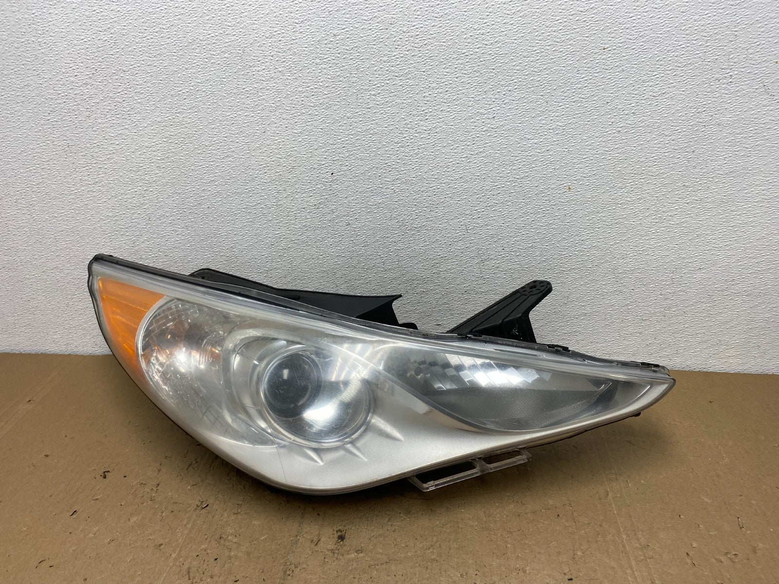 2011 - 2014 Hyundai Sonata Right Passenger Rh Side Headlight Halogen AC6003 DW0
