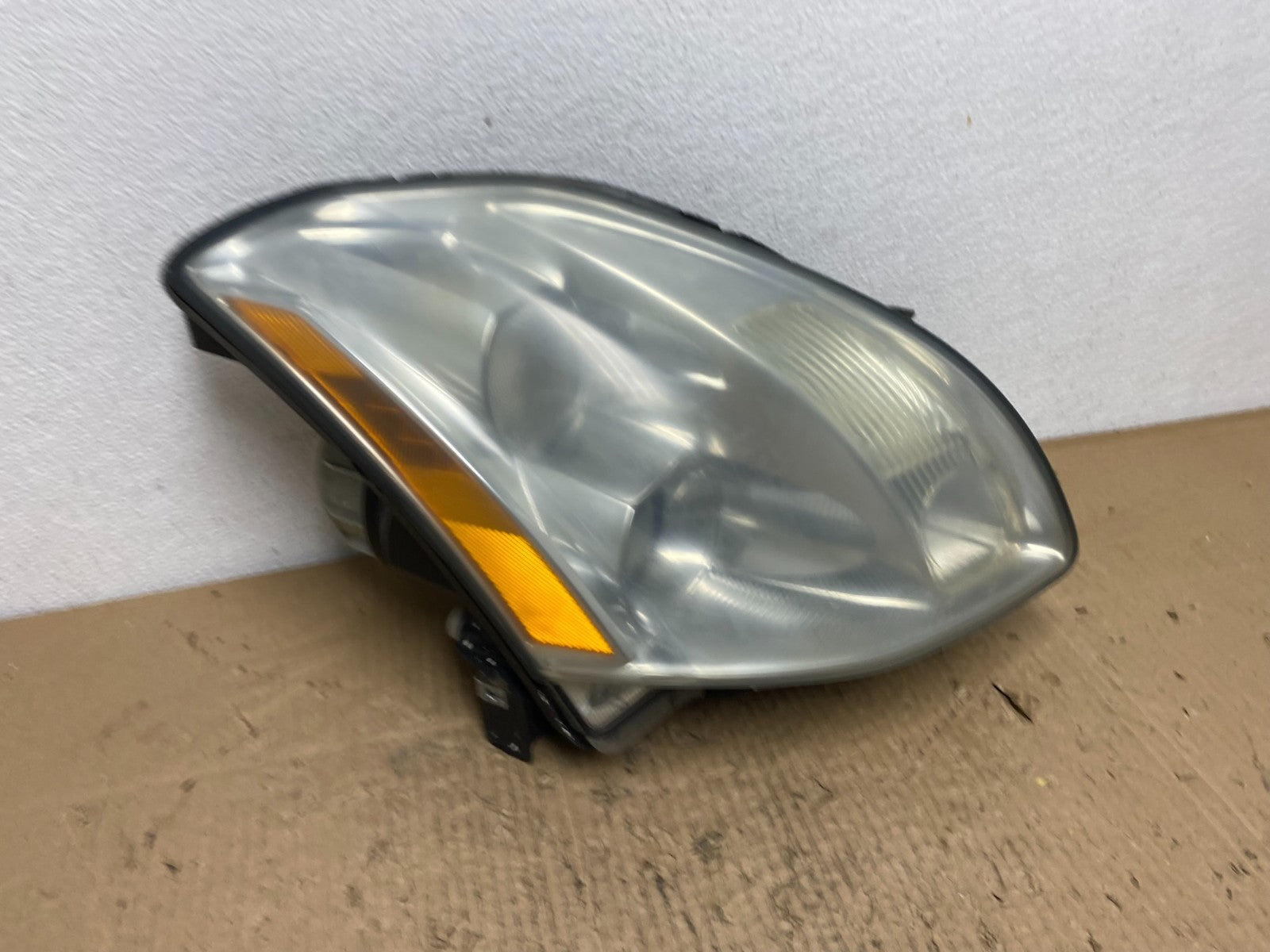 2004 2005 2006 Nissan Maxima Right Passenger Side Headlight Xenon HID AC4183 DW2