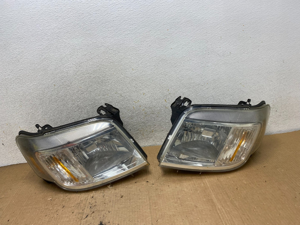 2008 to 2011 Mercury Mariner Left+Right Side Halogen Headlights AI9147 DW0
