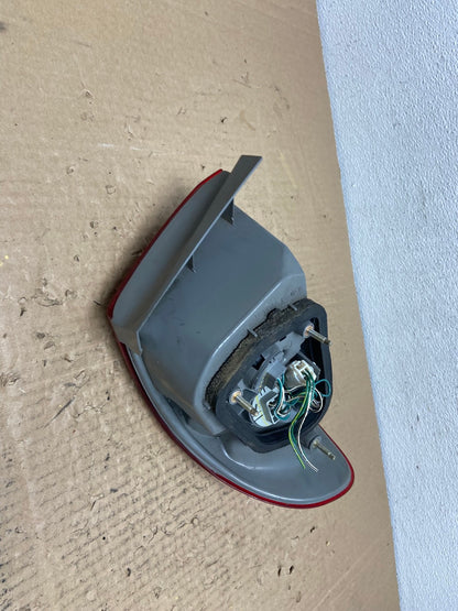 1998 1999 2000 Toyota Corolla Right Passenger Side Tail light OEM AC4016 LK4