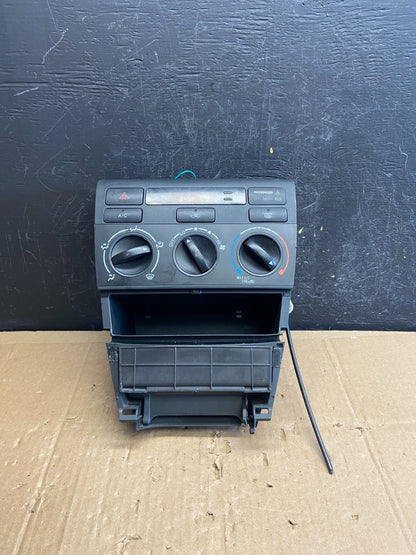2003 to 2008 Toyota Corolla Matrix Climate Heater A/C AC Control Panel ad2241 DG0