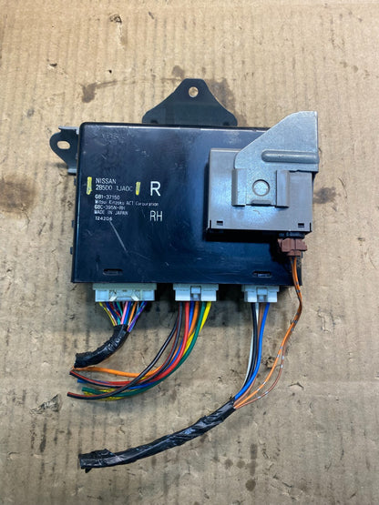 2011 - 2014 Nissan Quest Right Power Sliding Door Control Module OEM z4787 DG1