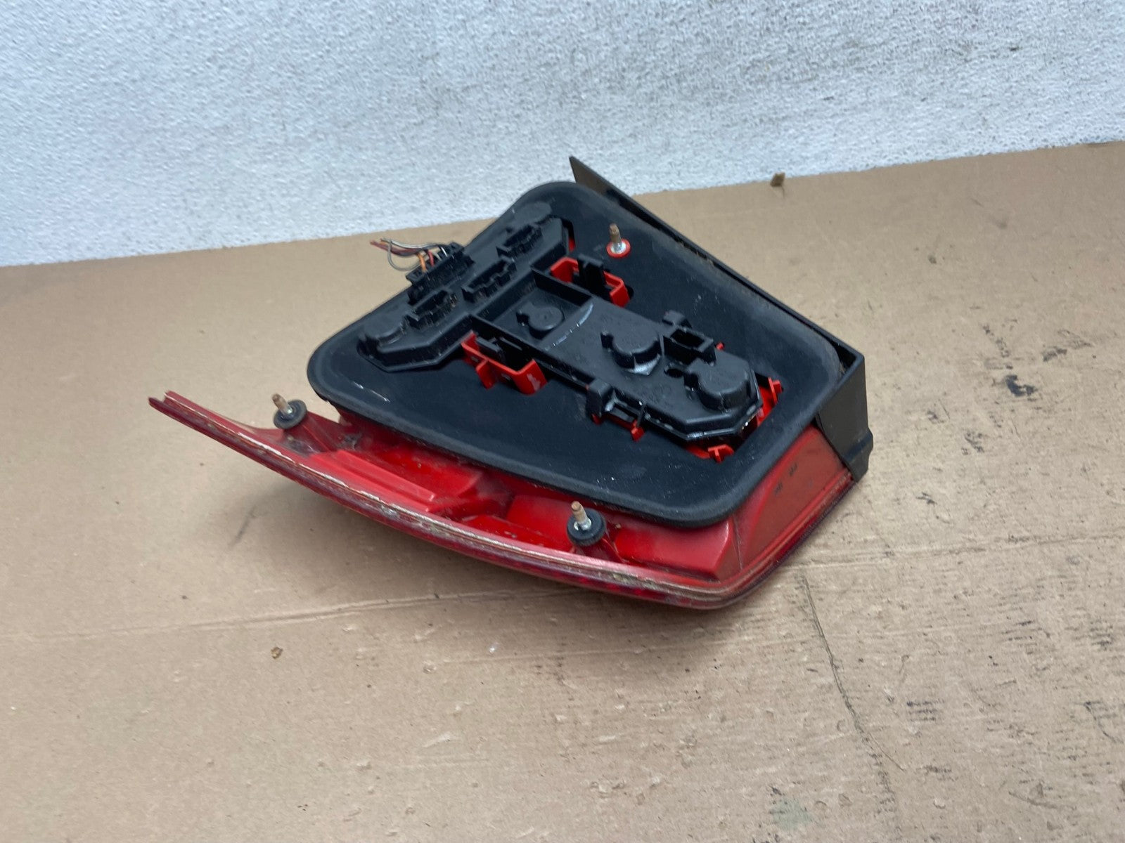 1999 to 2003 Volkswagen Jetta Sedan Left Driver Tail Light AF4900 LK5