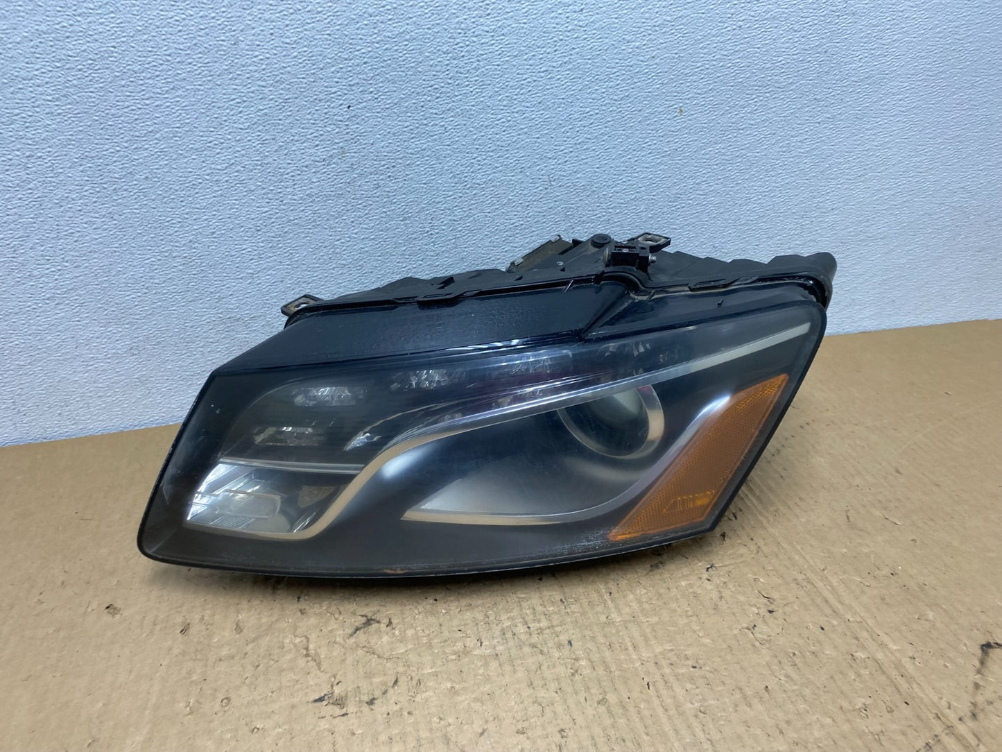 2009-2012 Audi Q5 Left Driver LH Side Xenon HID Headlight AC8157 DW0