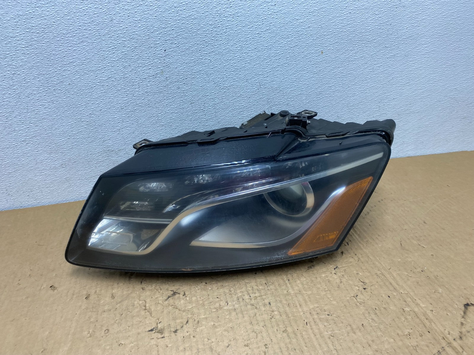 2009-2012 Audi Q5 Left Driver LH Side Xenon HID Headlight AC8157 DW0