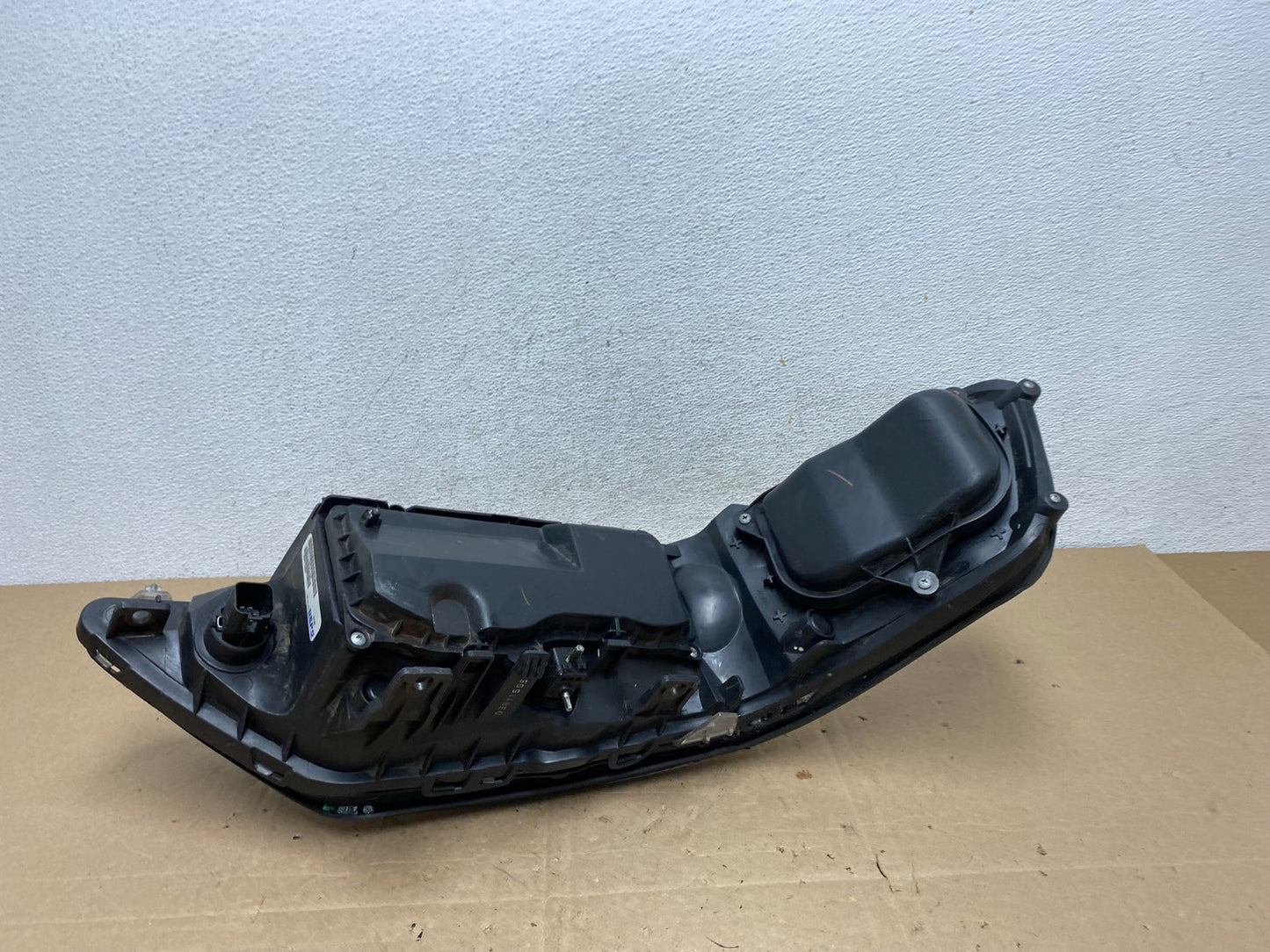 2005 to 2011 Lincoln Town Car Left Driver LH Side Headlight DEPO AE5981 DW5