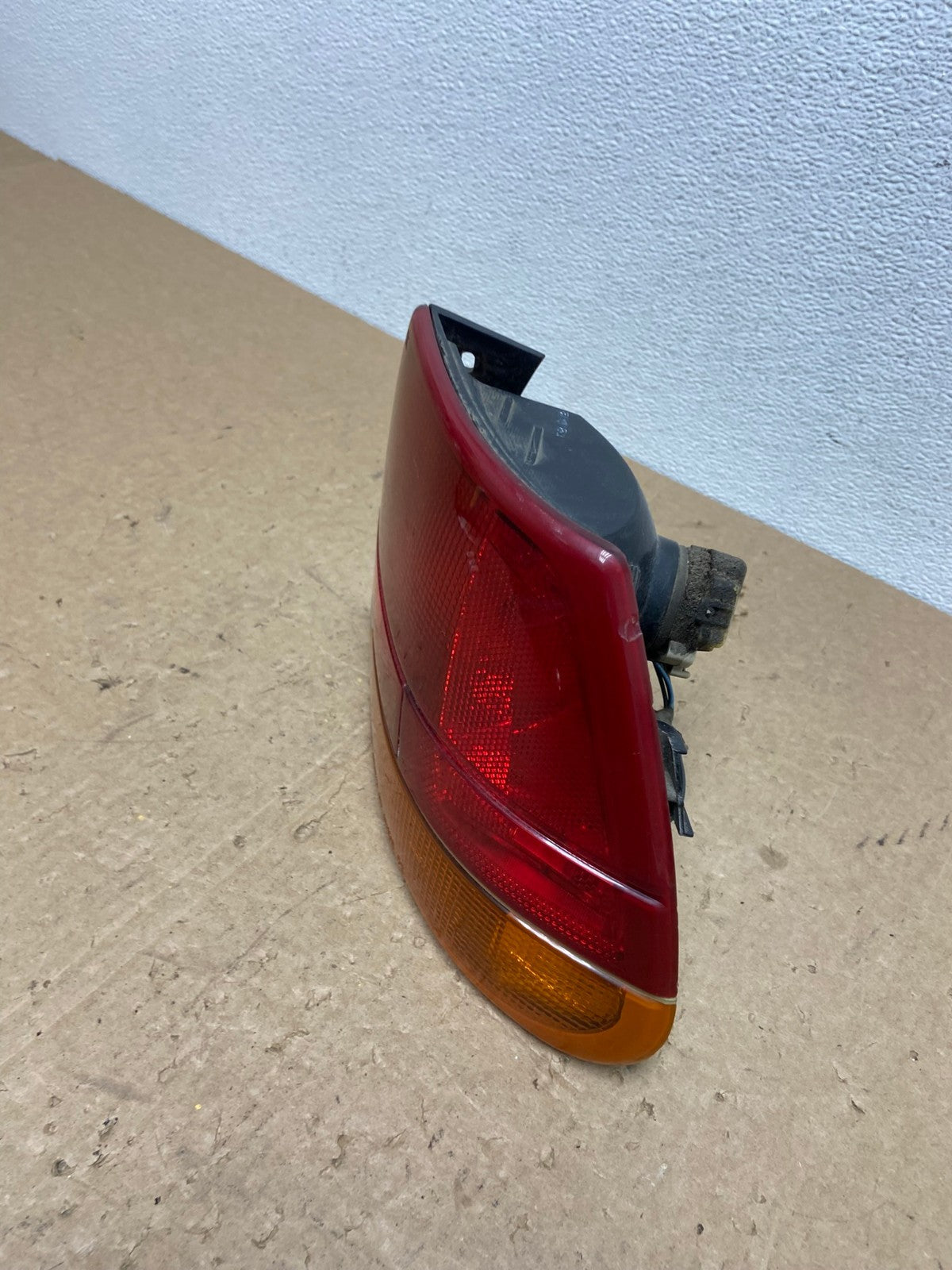 1997-1999 Saturn SL SL1 Sedan Right Passenger RH Side Tail Light OEM AC1474 LK1