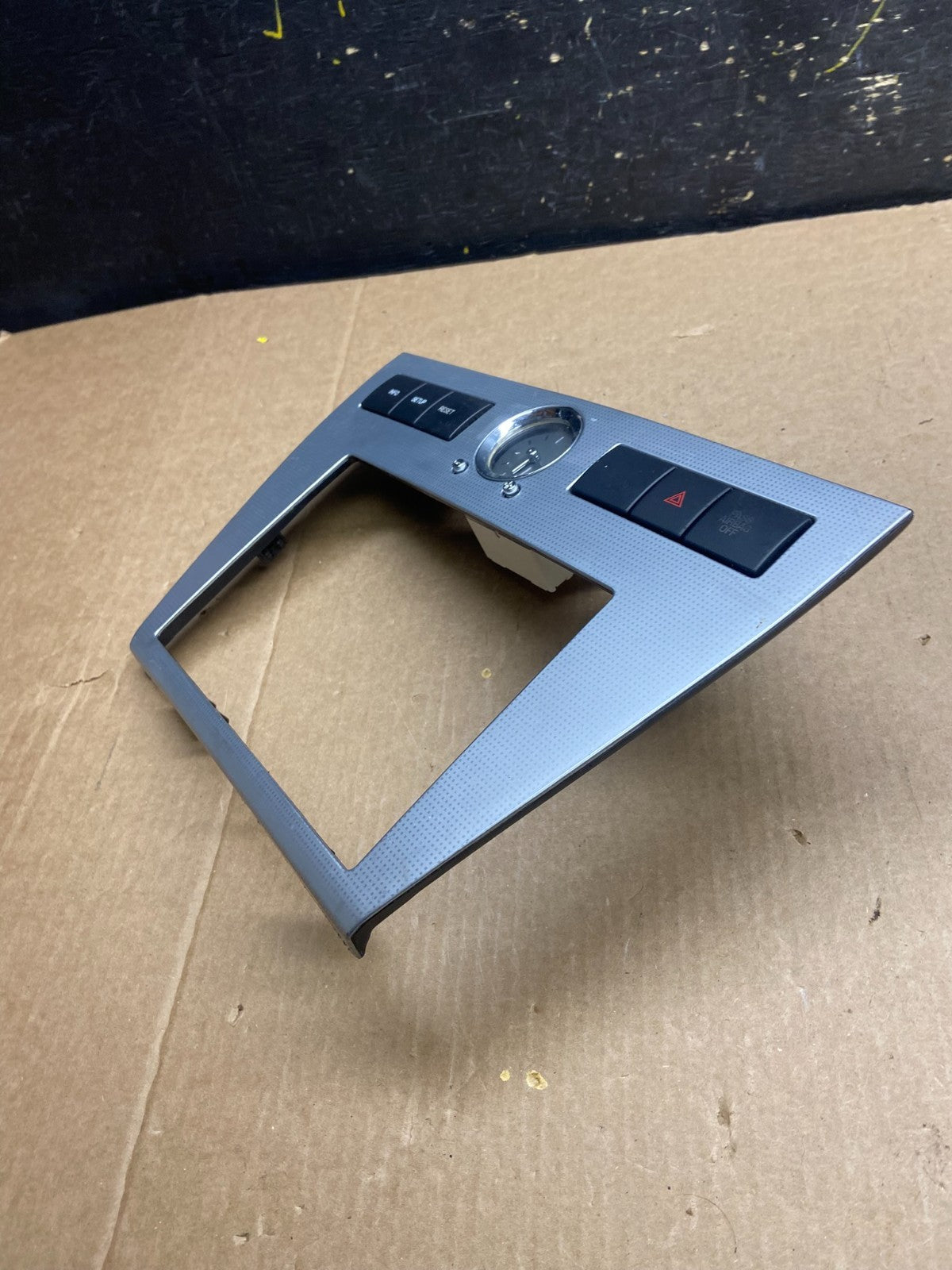 2006 to 2009 Ford Fusion Center Dash Radio Clock Bezel Trim OEM x6559 DG1