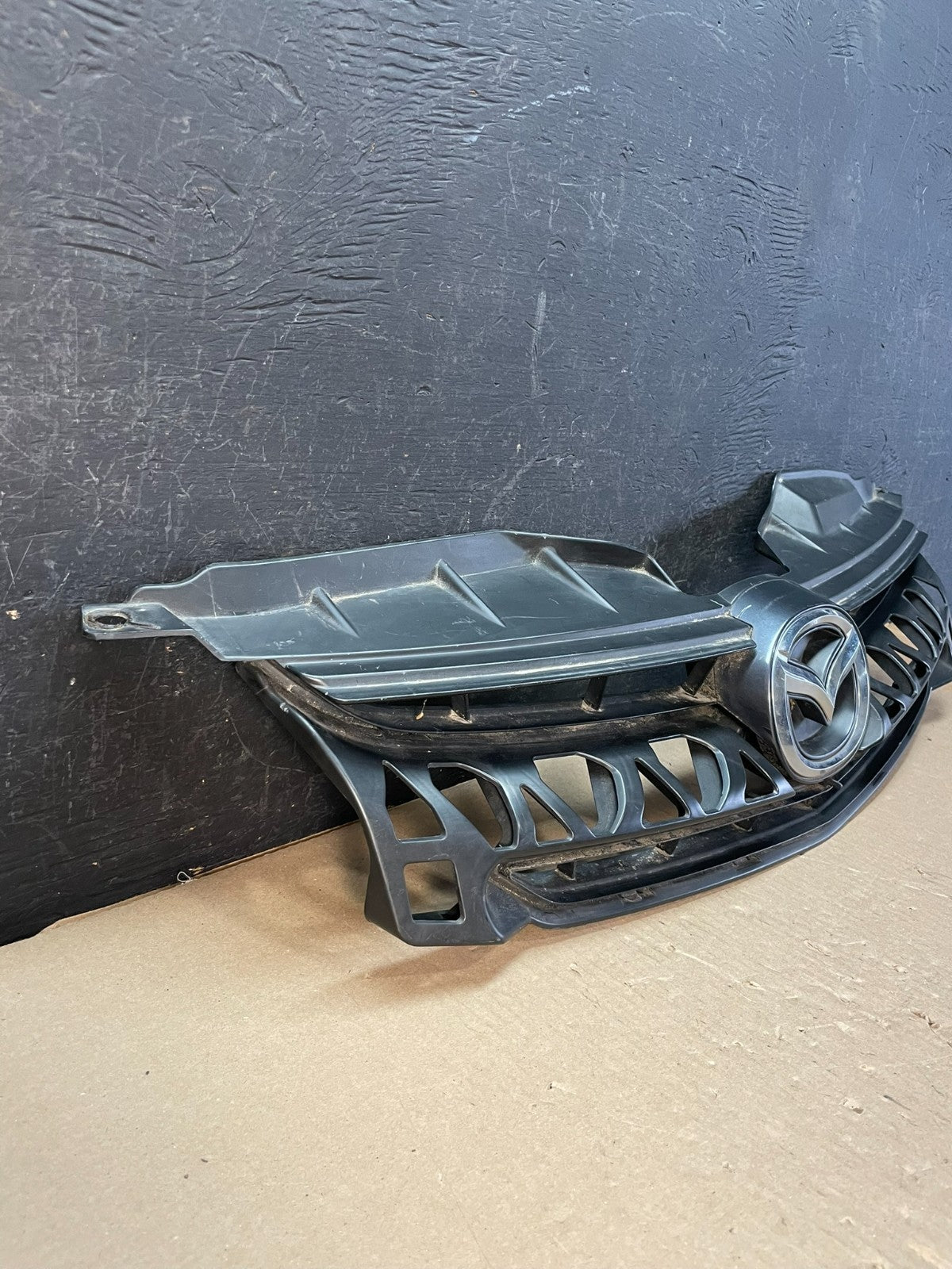 2006 to 2007 Mazda 5 Front Grille Grill AE33342