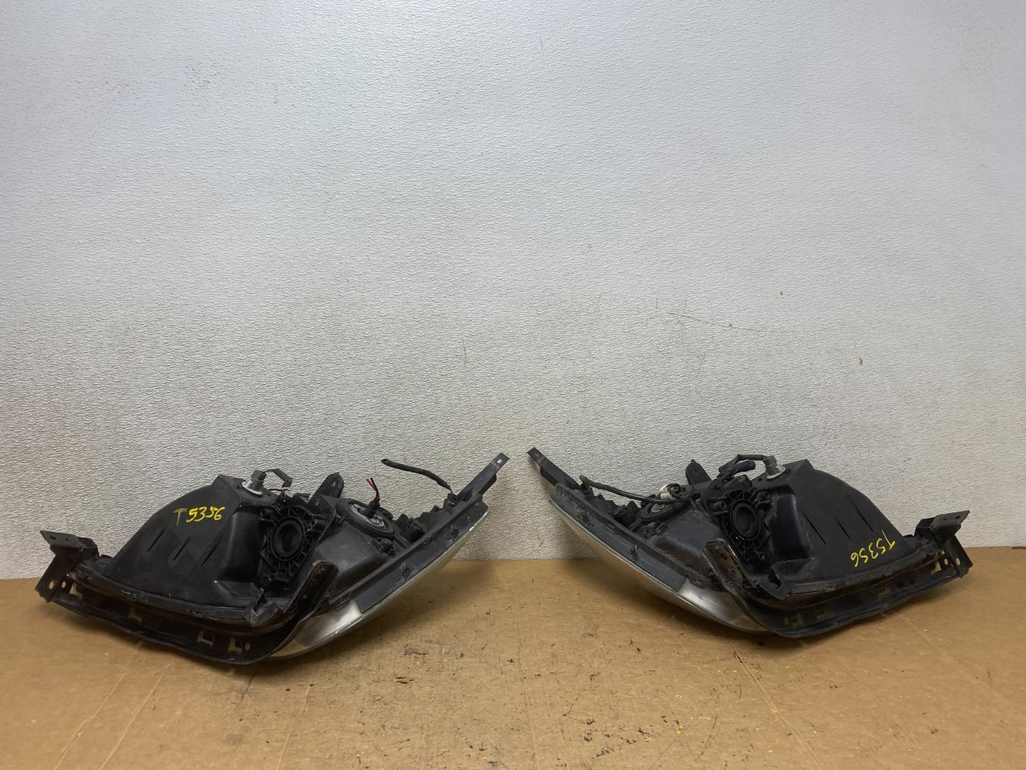 2005 2006 2007 Honda Odyssey Left+Right Set Halogen Headlights T5356 DW12