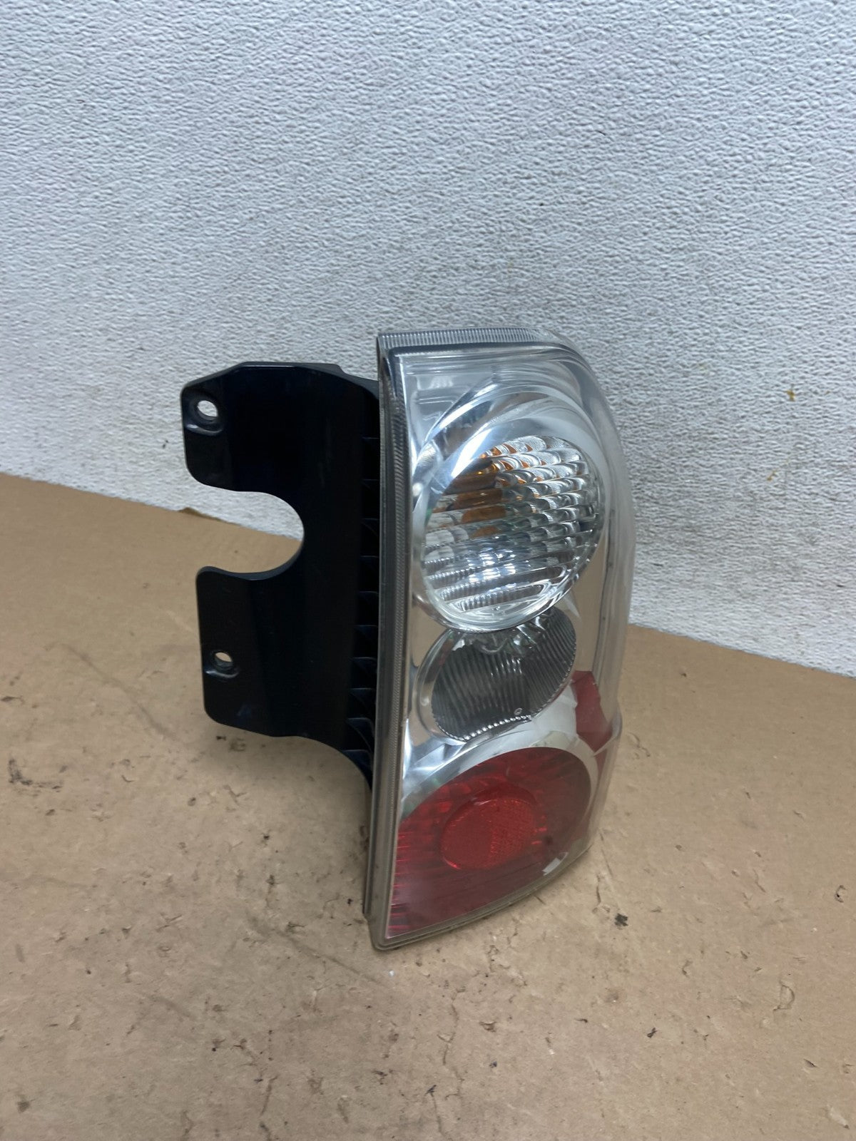 2004 2005 2006 Suzuki XL-7 Vitara Right RH Side Tail Light AG3222