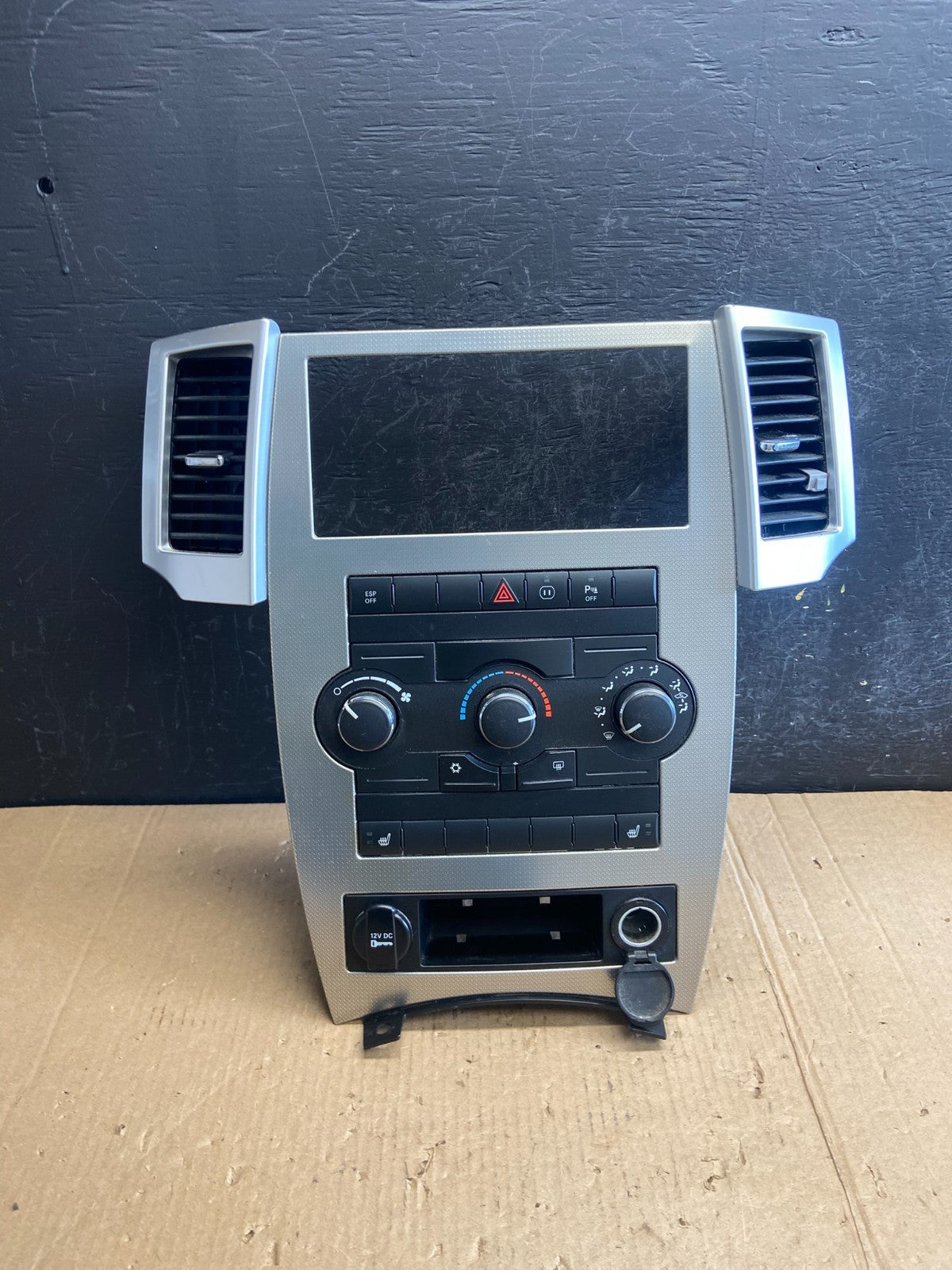 2008 2009 2010 Jeep Commander Grand Cherokee A/C Climate Control Bezel AE3924 DG0