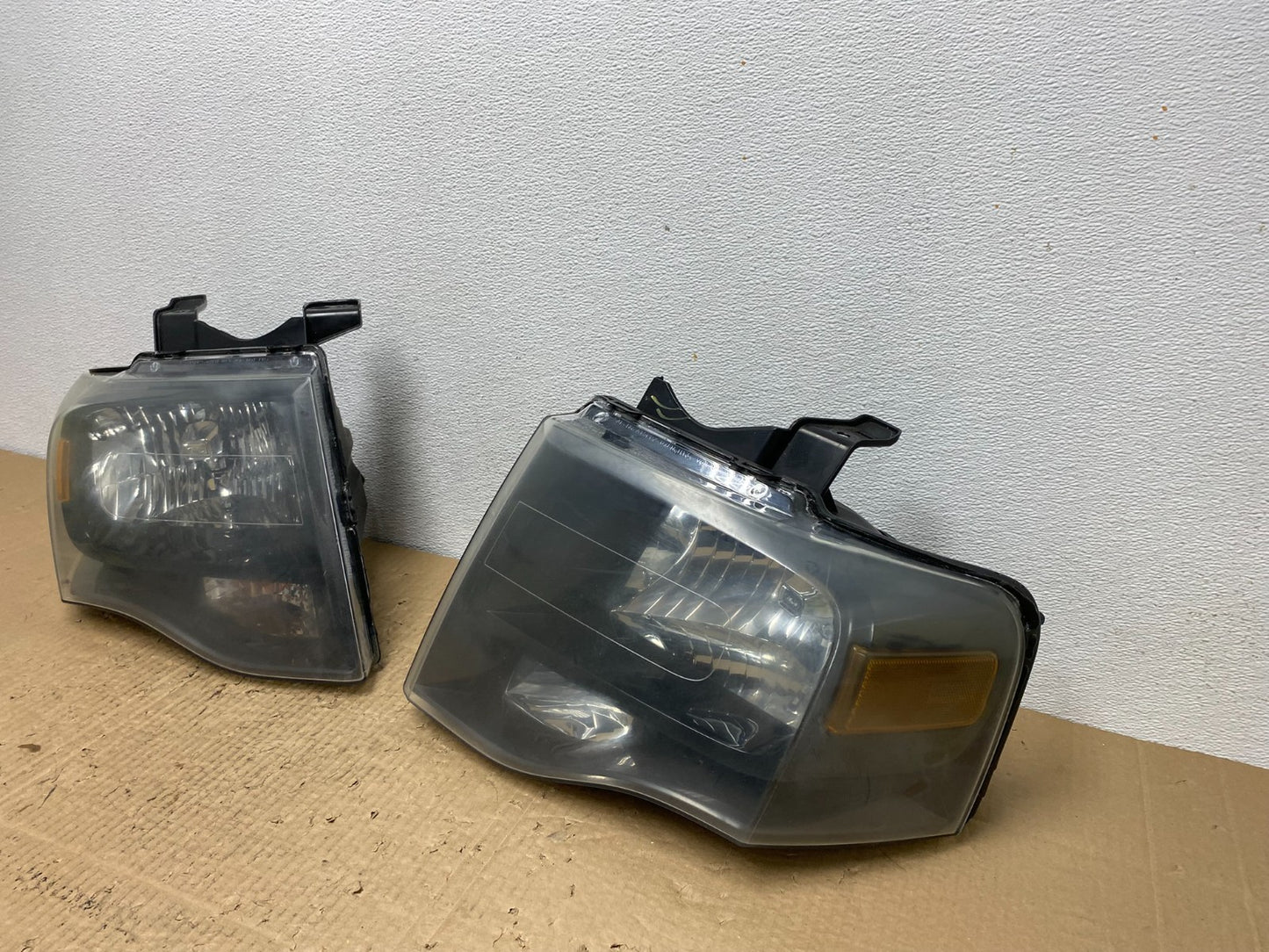 2007 - 2014 Ford Expedition Left+Right Side Headlights Halogen Oem AC4037 DW1
