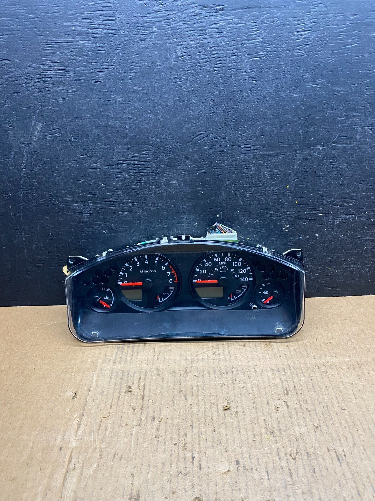 2005 to 2012 Nissan Xterra Frontier Pathfinder Speedometer Cluster Gauge N52270