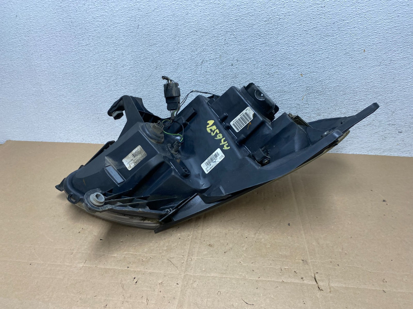 2008-2012 Buick Enclave Left Driver Headlight Xenon Hid One Ballast AE5944 DW6