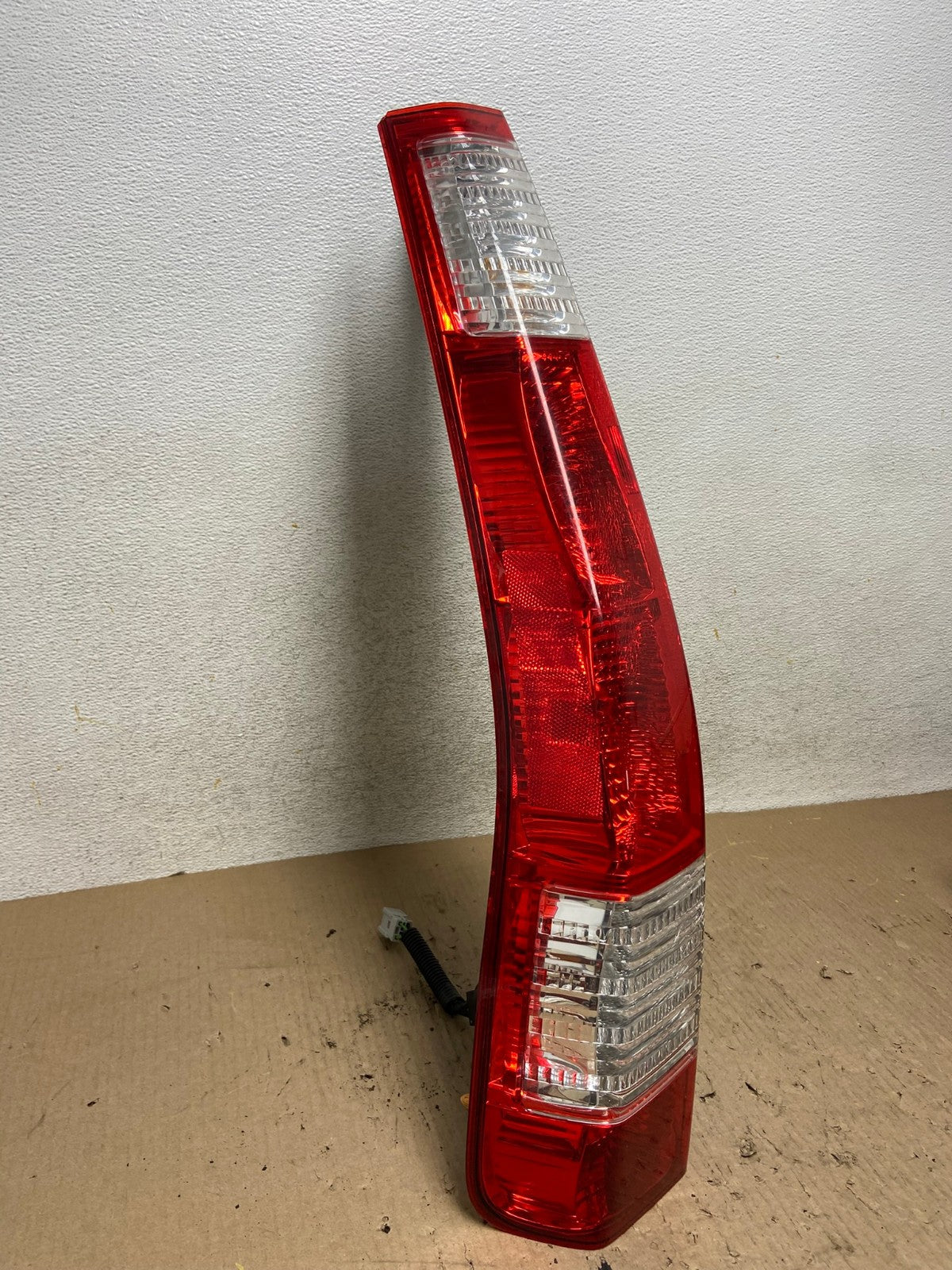2005 to 2006 Honda Cr-v Crv Left Driver LH Tail Light AH6040 LK1