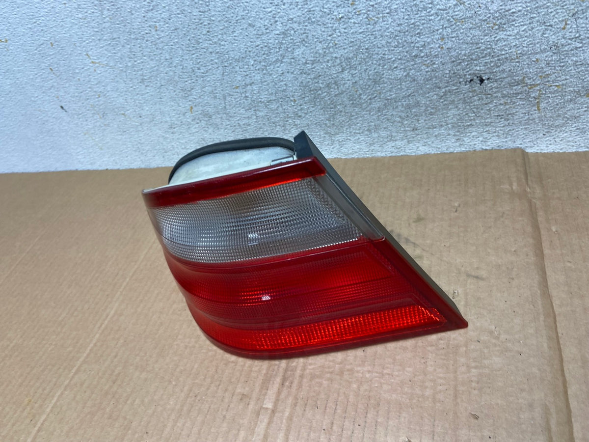 1998 to 2003 Mercedes Benz W208 CLK Left Driver Lh Side Tail Light AI5705 LK1