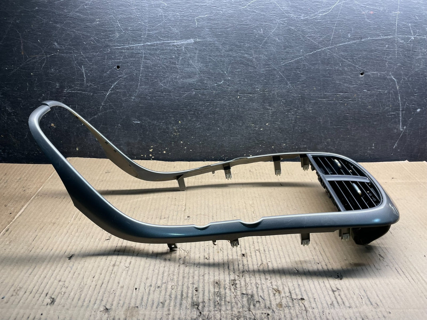 2013-2015 Chevrolet Malibu Center Dash Radio Switch Air Vent Trim Bezel X8670 DG1