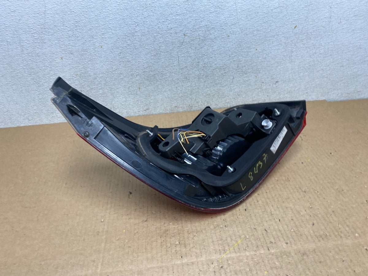 2008 2009 2010 BMW 5 525i 530i Right Passenger Rh Tail Side Light L8437 DW6