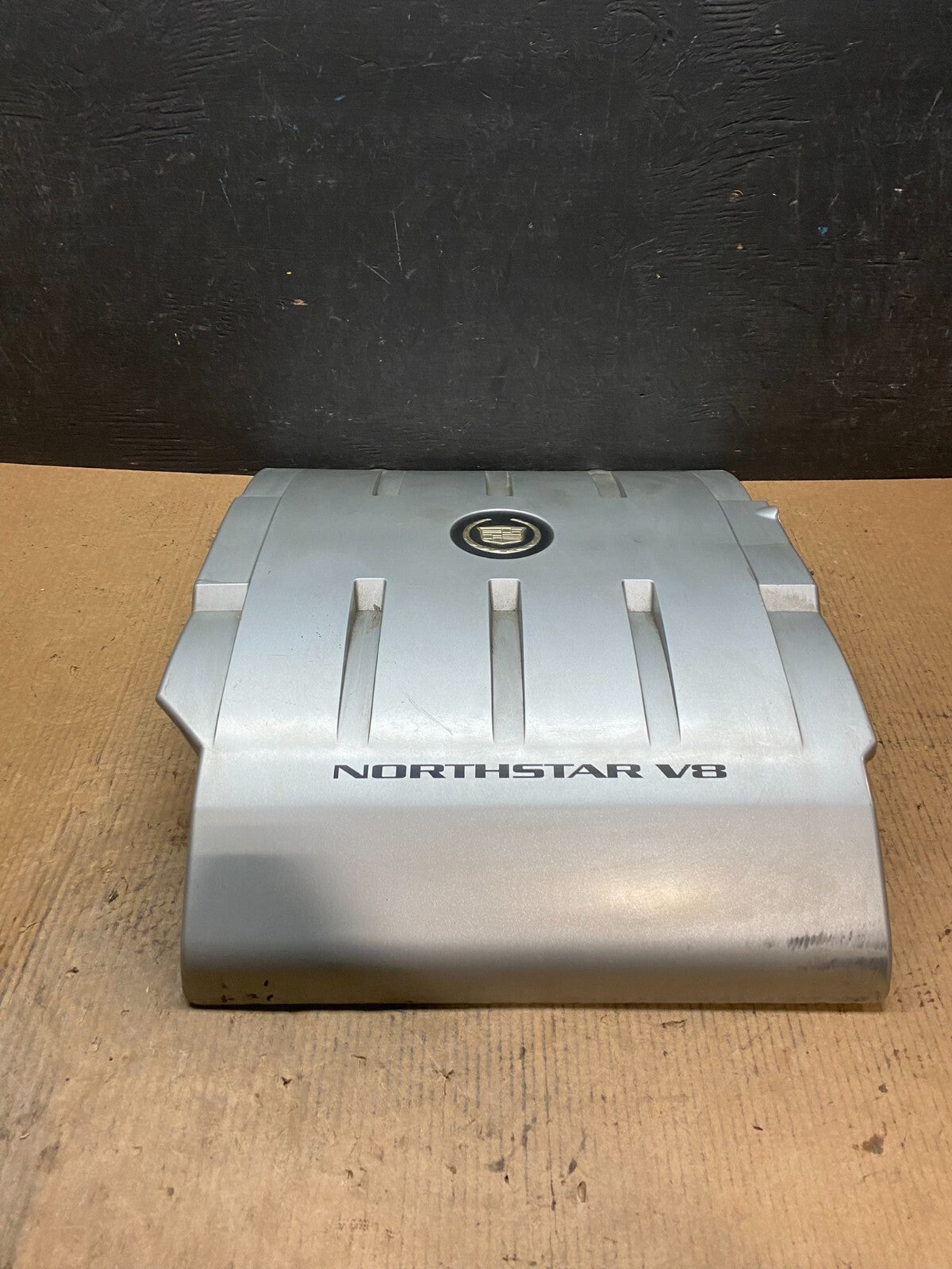 1997 to 2004 Cadillac Deville Seville Northstar Engine Motor Cover H4833 DG10