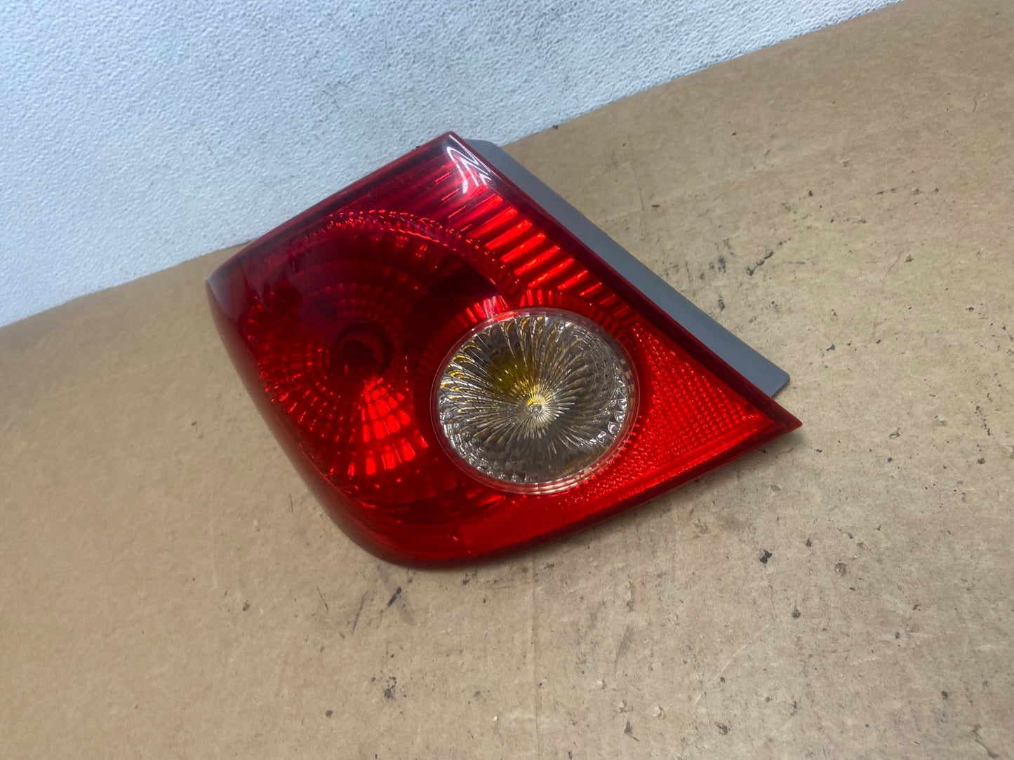 2005 to 2008 Toyota Corolla Left Driver Lh Side Tail Light AD5209 LK1