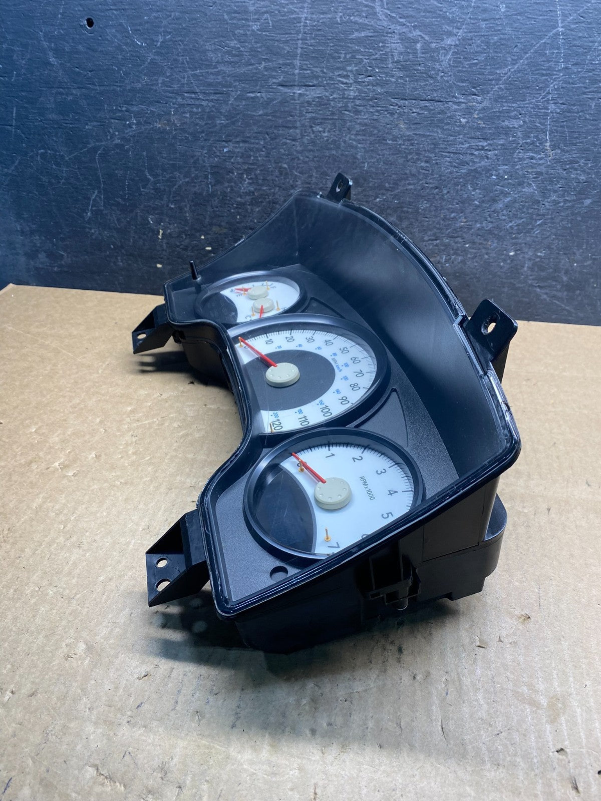 2005 Dodge Dakota Speedometer Instrument Cluster Gauge AG7427 DG2