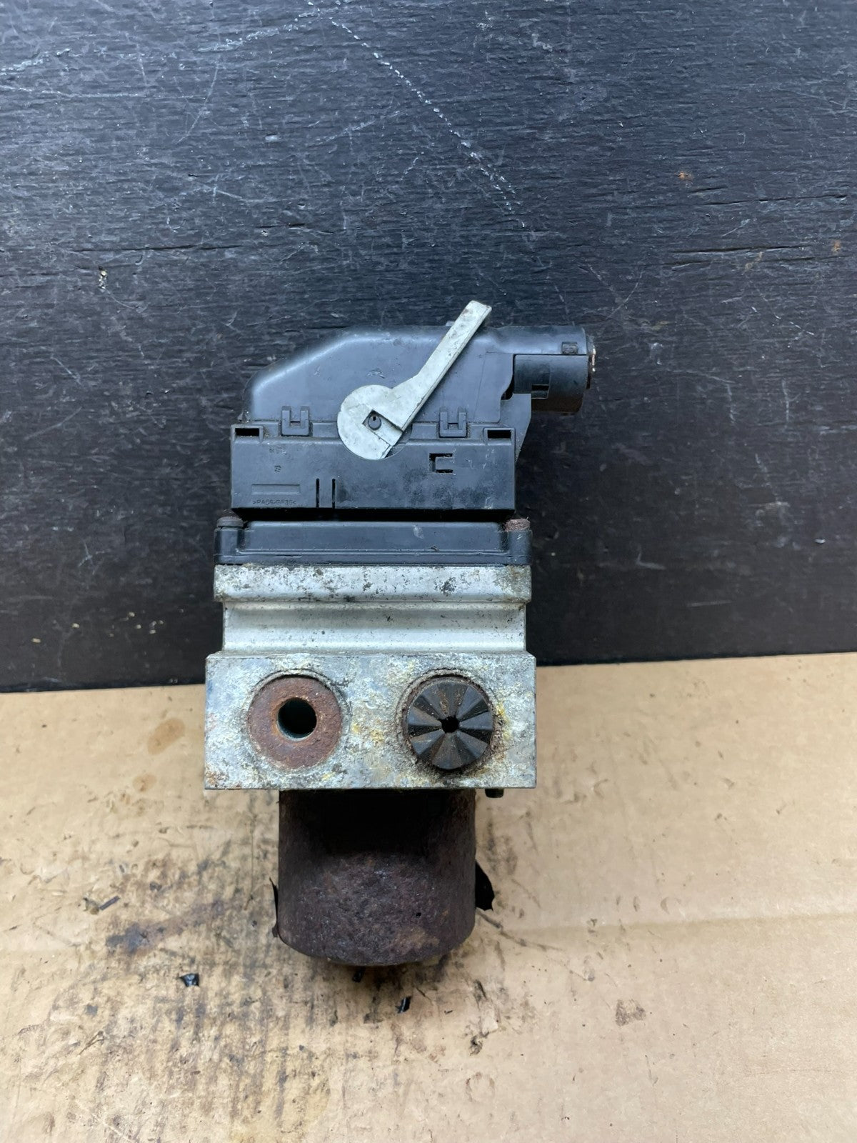 2011 - 2014 Ford E250 E350 Van  ABS Anti Lock Brake Pump Module Oem R4359 DG2